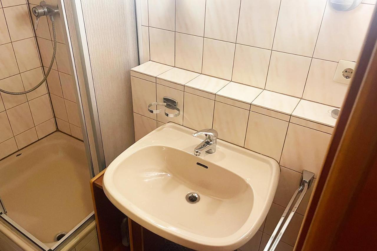 One Room Apartment In برجيش جلادباخ المظهر الخارجي الصورة